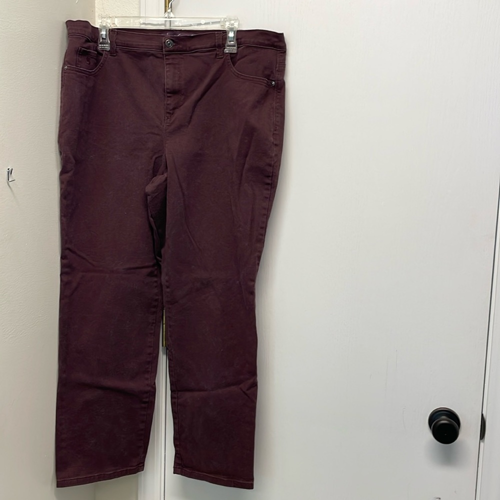Women’s size 18 Gloria Vanderbilt Amanda Eggplant Purple Straight Leg Jeans